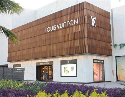 louis vuitton cancun photos|Louis Vuitton Cancun La Isla store, Mexico.